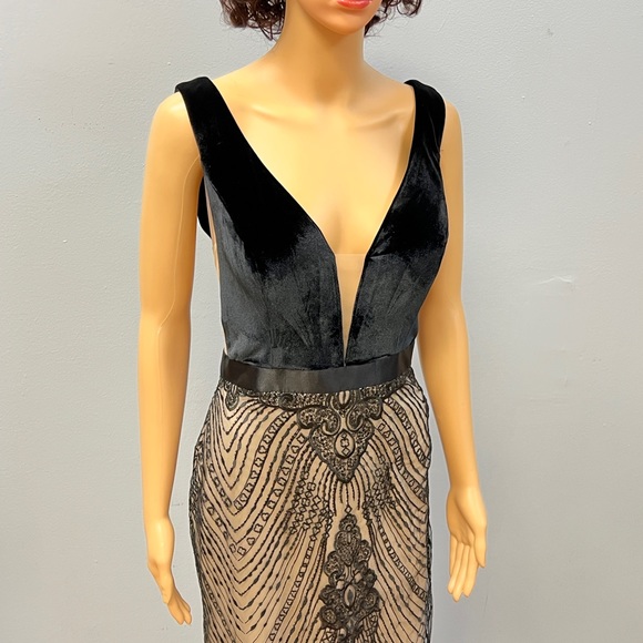 Women’s Black Double V-Neck Lace Sequins Mermaid Evening Dress Open Box - Picture 5 of 7